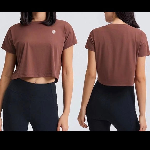 Crop Tops with a scoop neckline Buttery-soft Size M - Picture 3 of 3